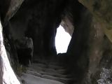 In den Stein gegrabener Tunnel auf dem Inka-Trail
